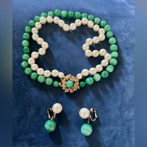 Vintage necklace and clip on earrings.
